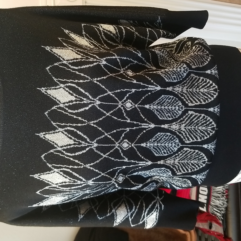 WHBM Sweater - Picture 3 of 6